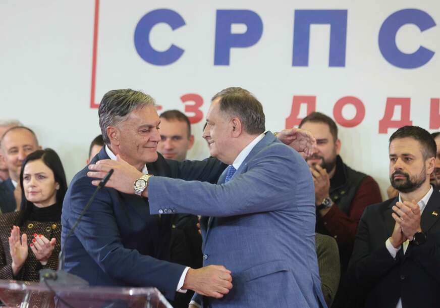 (VIDEO, FOTO) IZBORI U SRPSKOJ UZ SRPSKAINFO Dodik proglasio POBJEDU KARANA, iz SDS poručili da neće prihvatiti novu krađu, a evo ŠTA KAŽE CIK BiH