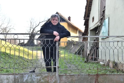 (FOTO) "Ovdje je ostao dio mene" Radoš Bajić posjetio kuću gdje je snimana čuvena serija, evo kako danas izgleda