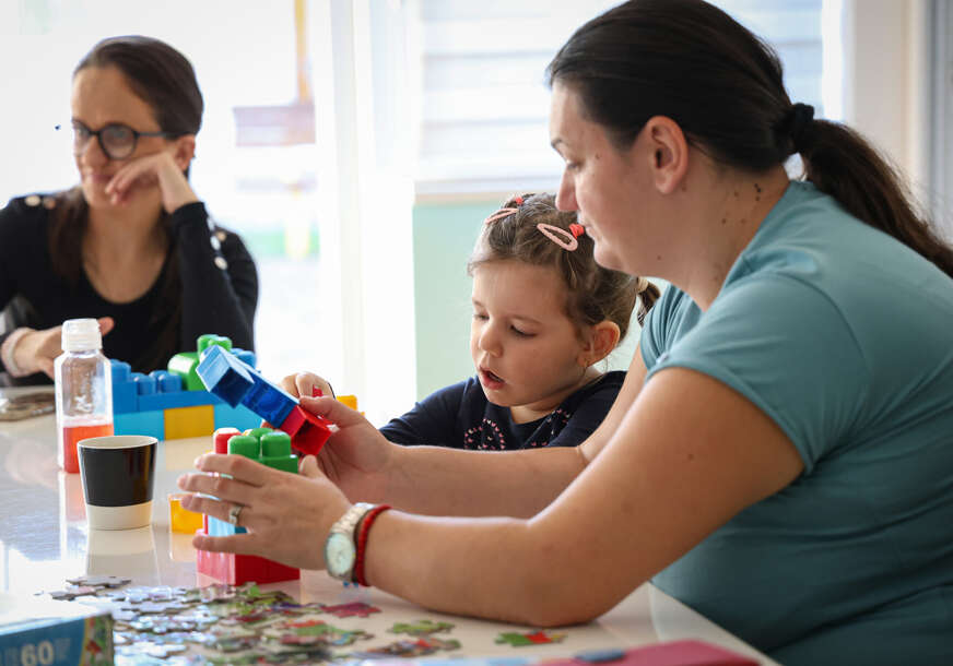 Roditeljska kuća Iskra, djeca, roditelj