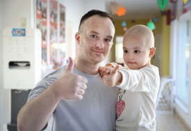 (VIDEO, FOTO) Za Stefanu, za svako DIJETE KOJE SE BORI: Budite dio akcije "Kistom za humanost", da Roditeljska kuća „Iskra“ ostane DOM NADE