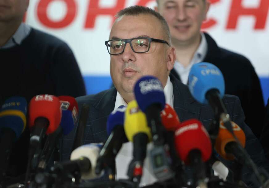 (VIDEO, FOTO) "Ne priznajemo krađu, tražićemo poništavanje izbora u 3 grada" Radulović poručio da je Blanuša pobjednik