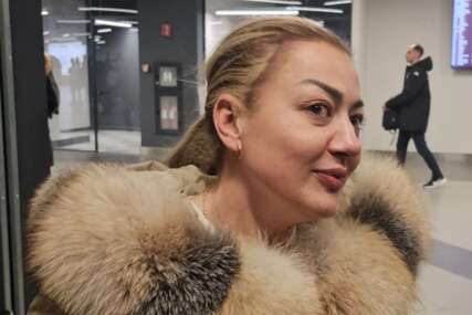 (FOTO) "NISAM ZNALA ŠTA DA RADIM" Pjevačica priznala da su biznismeni imali intimne dok im je ona pjevala, sada otkrila detalje