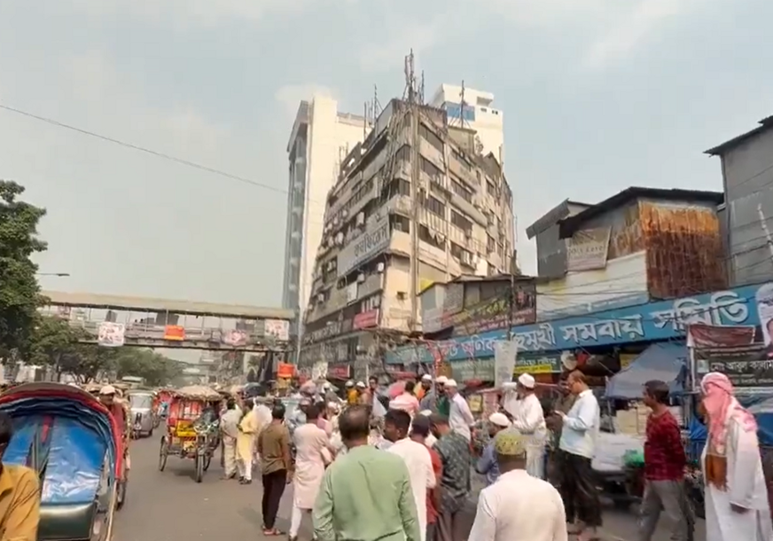 (VIDEO) JEZIVE SCENE Razoran zemljotres pogodio Bangladeš, najmanje 6 ljudi poginulo