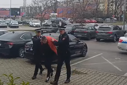 (VIDEO) Prijedorčanin doveden u banjalučko tužilaštvo: Osumnjičen da je prijetio radnim kolegama iz UIO BiH