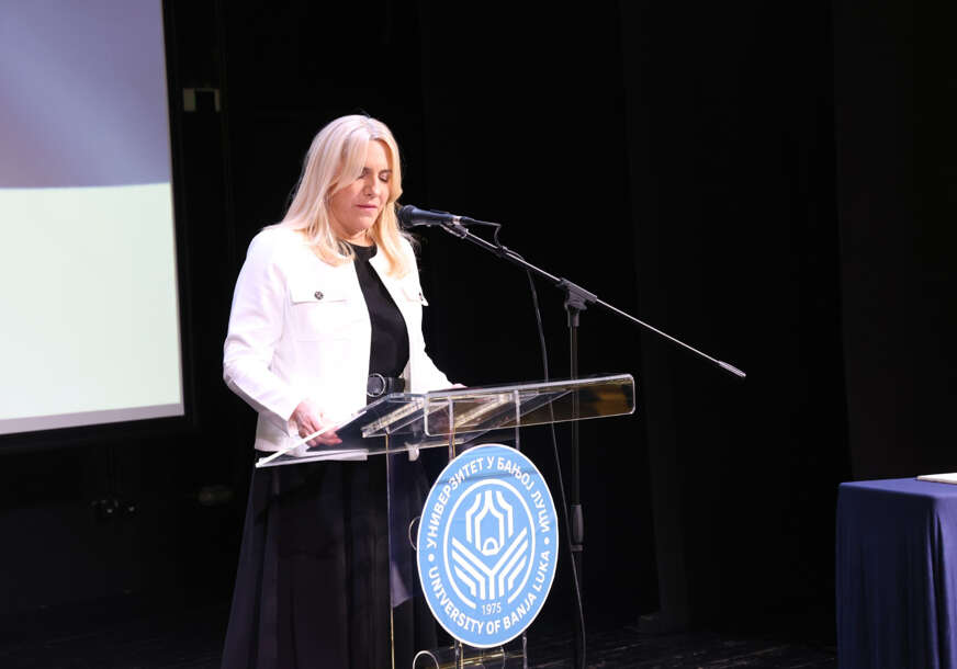 (FOTO) "Tamo gdje se GUŠI DIJALOG, on nastoji da ga afirmiše i oživi" Cvijanovićeva poručila da je doktorat uručen Sijartu izraz DUBOKOG POŠTOVANJA Srpske