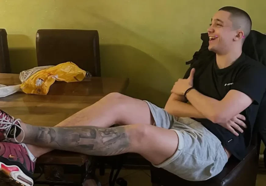 „VIDIO SAM SNIMKE, TO SU GROZOTE“ TikToker tvrdi da je gledao video Vujadina Savića i transrodne A.K, pa svojim izjavama sve ŠOKIRAO