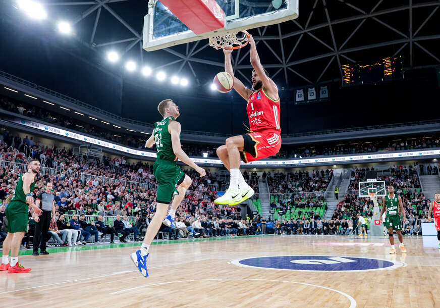 Uroš Plavšić u meču sa Cedevita Olimpijom