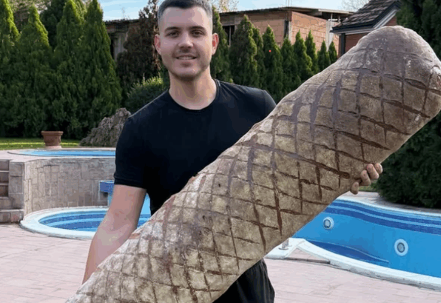 (FOTO) "Majka mora da je ponosna" Brenin sin pokazao kako SPREMA SLAVU, mnogi su procijenili da je PRAVI DOMAĆIN