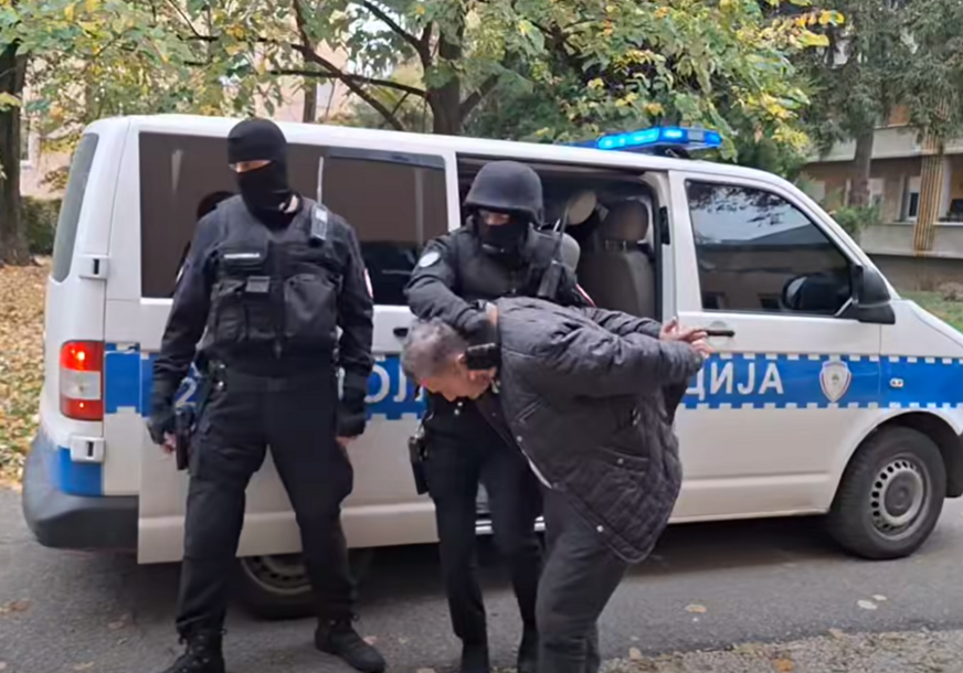 (VIDEO) Sprovedeni u Republičko javno tužilaštvo: Poznat identitet uhapšenih inspektora u Doboju
