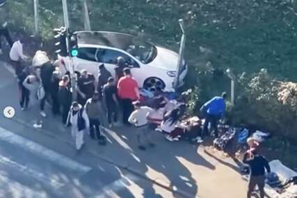 (VIDEO) UŽAS U BEOGRADU Čovjek automobilom uletio u grupu ljudi, 2 OSOBE POVRIJEĐENE