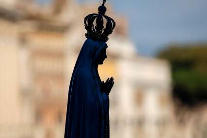BEZOČNO VARALA VJERNIKE Italijanka mora na sud zbog tvrdnji da statua Bogorodice iz Međugorja lije krvave suze