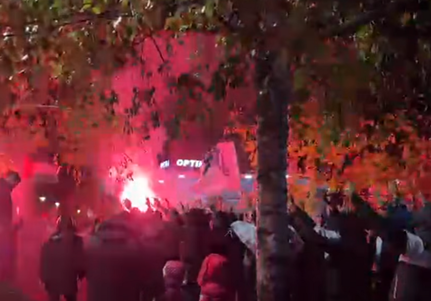 navijači u brčkom prate utakmicu