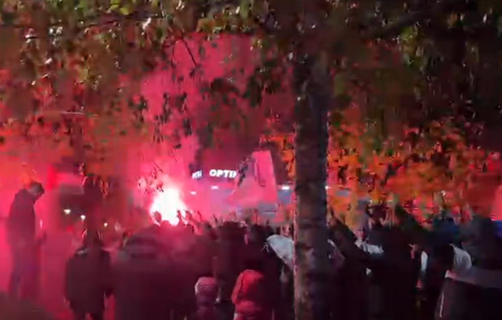 (VIDEO) Euforija u Brčkom: Više od 3.000 navijača slavilo Tabakovićev gol i vodstvo BiH nad Austrijom