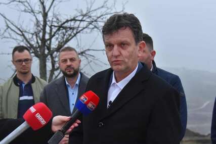 (FOTO) "Zaštitiću resurse i interes naroda" Blanuša poručio da će staviti tačku na ugovore od kojih korist imaju samo pojedinci iz režima
