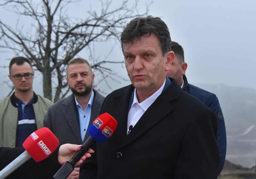 (FOTO) "Zaštitiću resurse i interes naroda" Blanuša poručio da će staviti tačku na ugovore od kojih korist imaju samo pojedinci iz režima