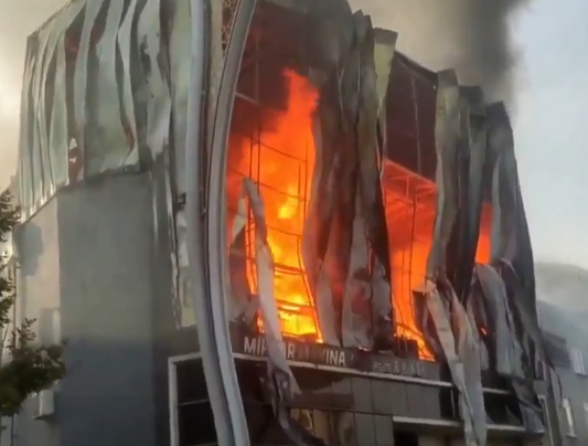 (VIDEO) POGINULO 6 OSOBA Stravičan požar u skladištu parfema u Turskoj, ima i povrijeđenih