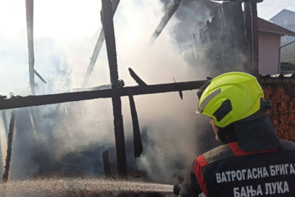 (FOTO) Imali pune ruke posla: Banjalučki vatrogasci intervenisali čak 6 puta, gasili požar i uklanjali grane