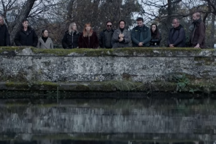 (VIDEO) Osvojila srca publike: Nova Netfliksova serija sve oduševila, pa se "probila" na listu TOP 10 NAJGLEDANIJIH