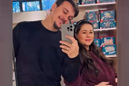 (FOTO) Pucaju od ponosa: Aleksandra Bursać objavila snimak ultrazvuka, pjevačica ne krije sreću što će uskoro POSTATI MAJKA