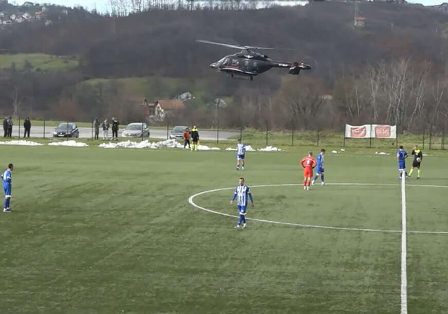 helikopter Vlade RS lebdi iznad stadiona u Istočnom Sarajevu