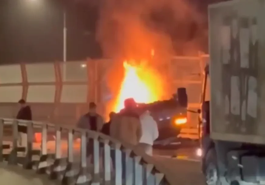 (FOTO, VIDEO) KRIPTO BIZNISMEN POGINUO U LAMBORDŽINIJU Horor na auto-putu u Rusiji, Aleksej izgubio kontrolu nad limuzinom i ZAPALIO SE