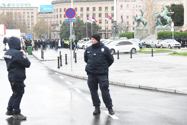 Poznat njegov identitet: Uhapšena osoba koja je izbola muškarca ispred Ćacilenda