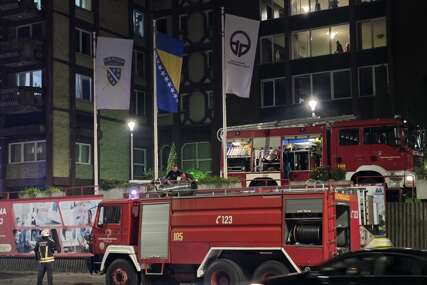 (FOTO) Oglasili se iz Doma penzionera u Tuzli: Požar izbio NA 7. SPRATU, rasvjetljavaju se okolnosti tragičnog događaja