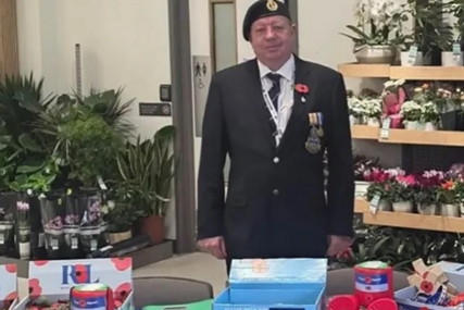 (VIDEO, FOTO) U životnoj je opasnosti: Ovo je radnik koji je pokušao da zaustavi pomahnitalog napadača u vozu u Londonu, junak koji je spasio mnoge živote