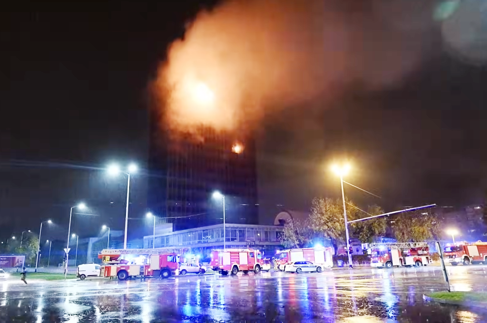 Strahovit požar uništio Vjesnikov neboder, šteta totalna