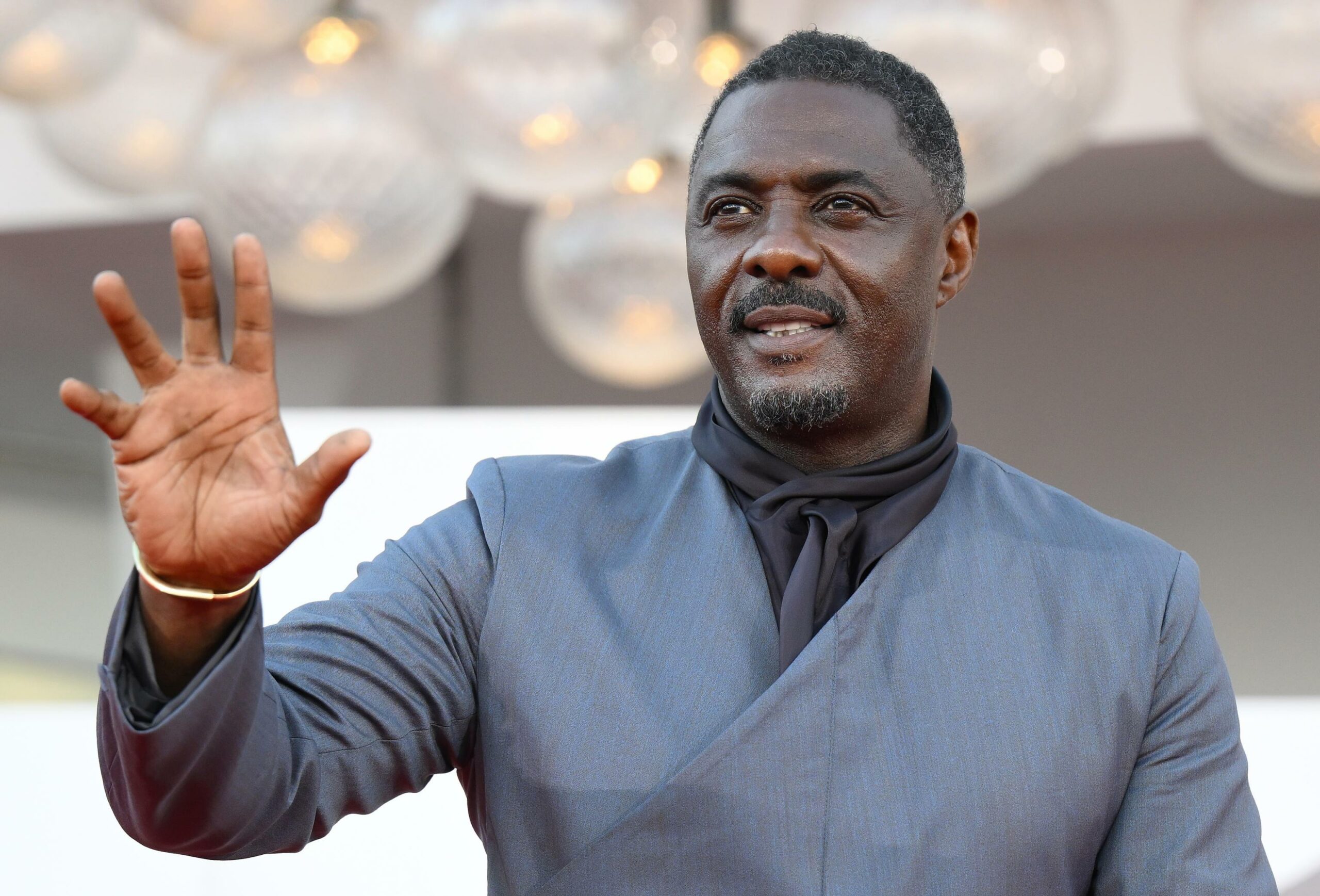 Idris Elba pokrenuo glasine ko bi mogao biti novi Džejms Bond