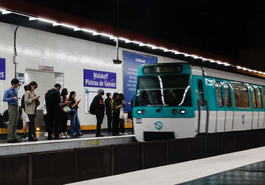 Napadač uhapšen, odbacuje se mogućnost terorizma: Tri žene IZBODENE NOŽEM u pariškom metrou