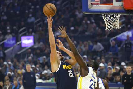 (FOTO, VIDEO) Jokića udarali i grebali: Najboljem košarkašu svijeta protivnici nisu ništa mogli, Marej odigrao meč sezone