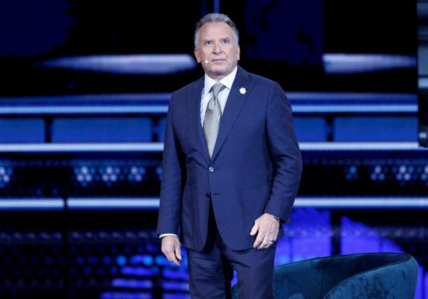 (FOTO) „LICE MU JE ZAISTA NEŠTO POSEBNO“ Ukrajinci i Amerikanci su sjeli za sto, a onda je Trampov ključni čovjek povukao potez o kom SVI BRUJE