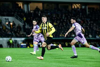 (VIDEO) Igra u sjajnoj formi: Luka Jović postigao 2 gola za AEK u novoj pobjedi