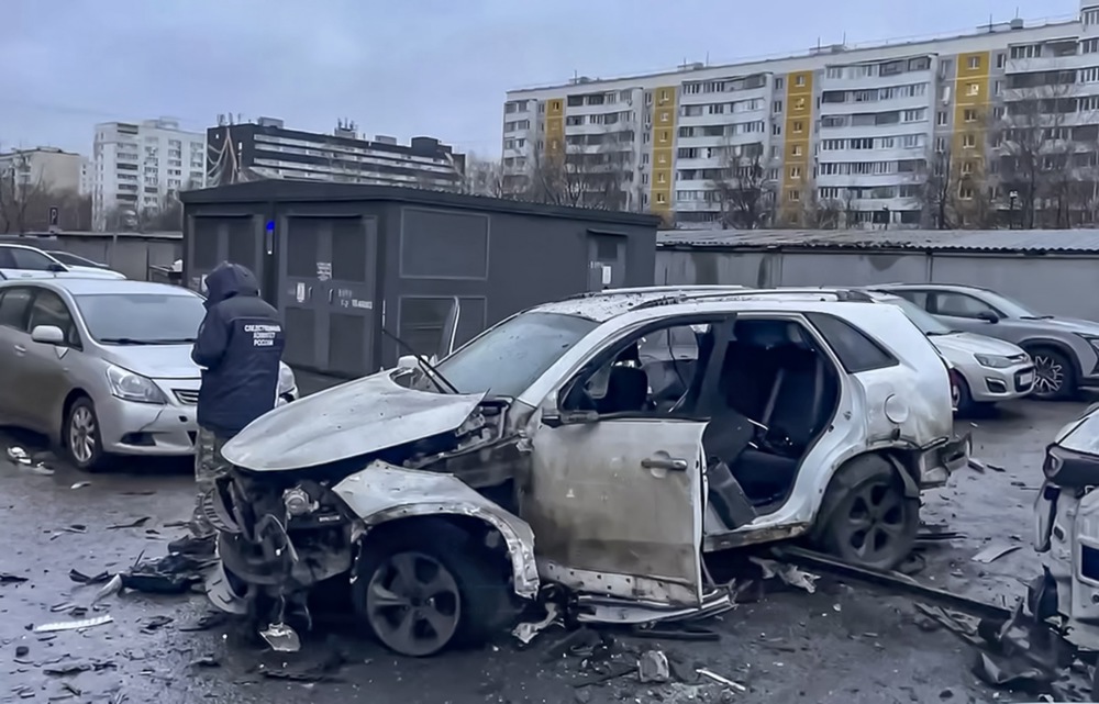 (VIDEO, FOTO) Objavljeni dramatični snimci sa lica mjesta: Putinov ključni general raznijet bombom, auto eksplodirao usred Moskve