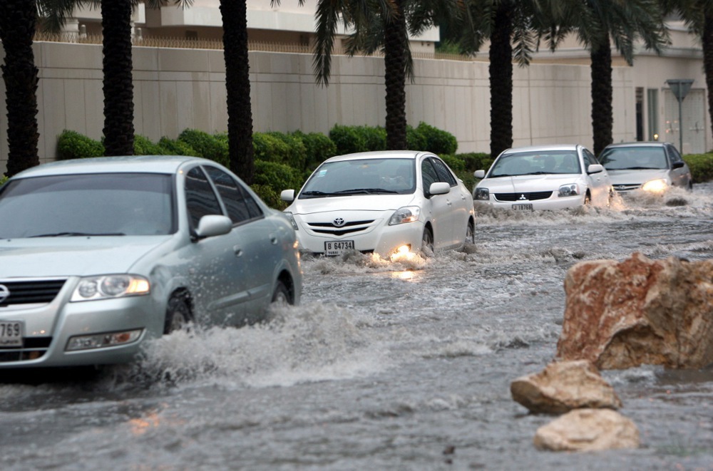 Poplave od Maroka do Saudijske Arabije i Irana, Abu Dabi pod vodom