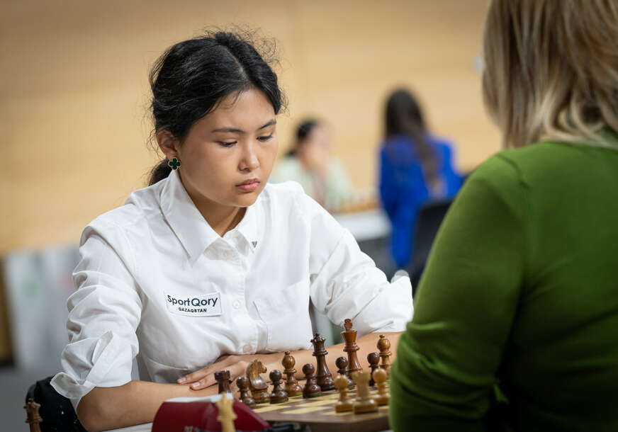Bibisara Asaubajeva