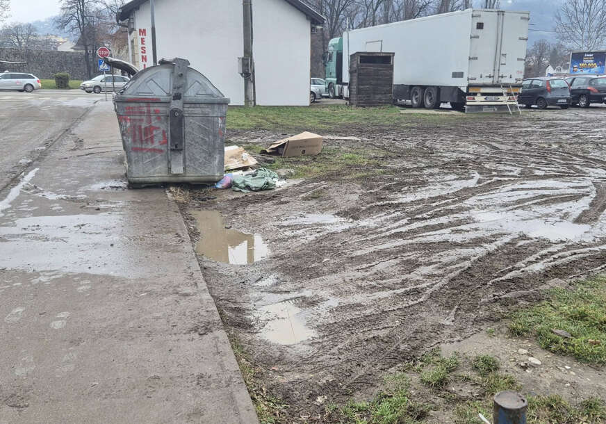 Blato, centar, Banja Luka, divlji parking