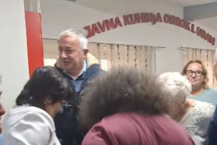 (VIDEO) ZAIGRAO KOLO Korisnici javne kuhinje proslavili Božić u dobrom raspoloženju, pridružio im se i Borenović