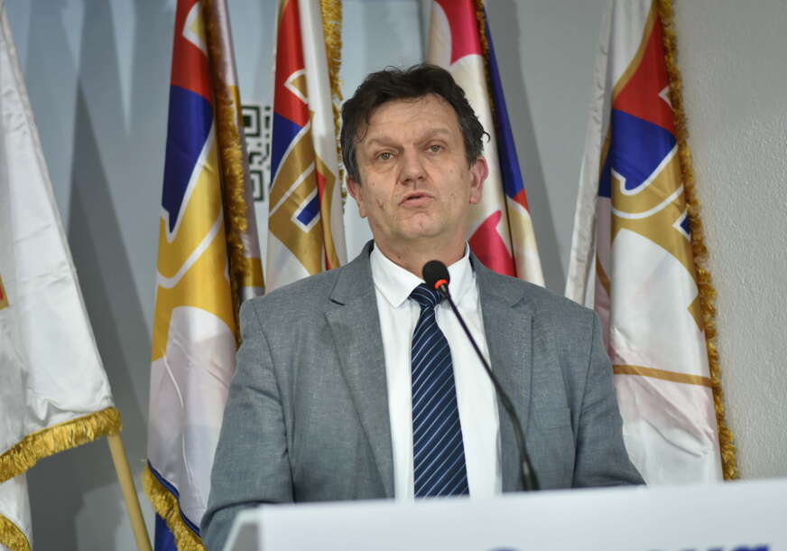 „REŽIM JE UHVAĆEN NA DJELU“ Blanuša poručio da opozicija bez rezultata sa poništenih 136 biračkih mjesta vodi sa razlikom od 6.000 glasova