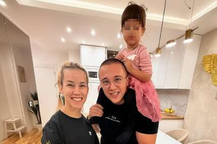 (VIDEO, FOTO) "Ovaj dan je podsjetnik na sve naše borbe, padove, ustajanja i pobjede" Dejana je rođena bez ruku i sve radi kao da ih ima, sada poslala jaku poruku