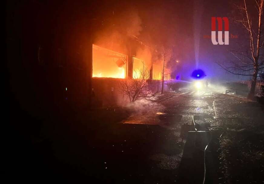 (VIDEO, FOTO) EKSPLOZIJE ODJEKUJU Veliki požar u Kiseljaku, vatrogasci se bore sa nezaustavljivom vatrenom stihijom