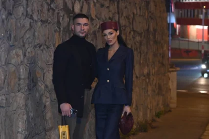 Mirko Šijan sa ženom STIGAO NA SLAVU kod Cece: Svi gledaju u Bojanin ekstravagantan stajling