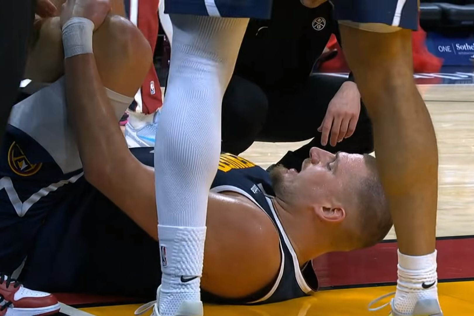Bio je viđen sa novom MVP nagradom, a sada ga koči NBA pravilo