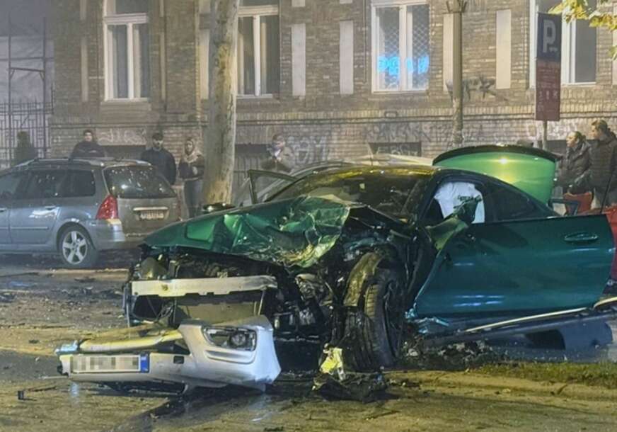 (FOTO) PREMINUO TAKSISTA Vozač podlegao povredama nakon jezivog sudara sa BMW