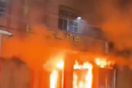 (VIDEO) POGINULO 12 OSOBA Vatra progutala stambenu zgradu u Kini