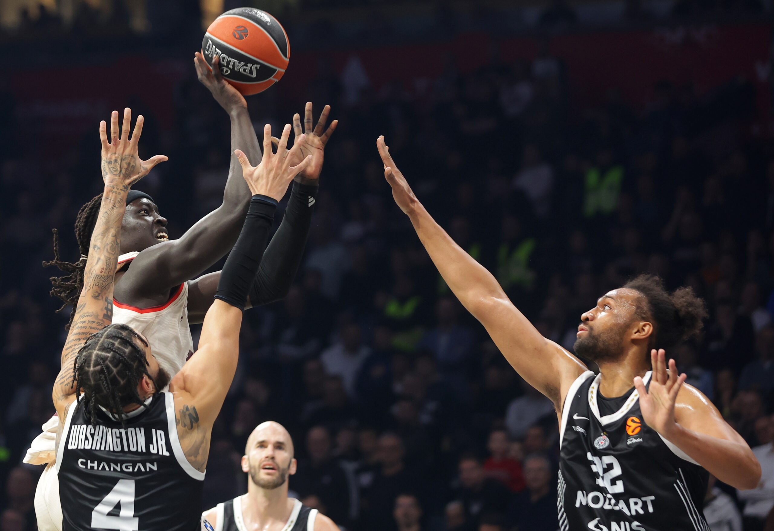 Partizan pobijedio Bajern u dramatičnom meču