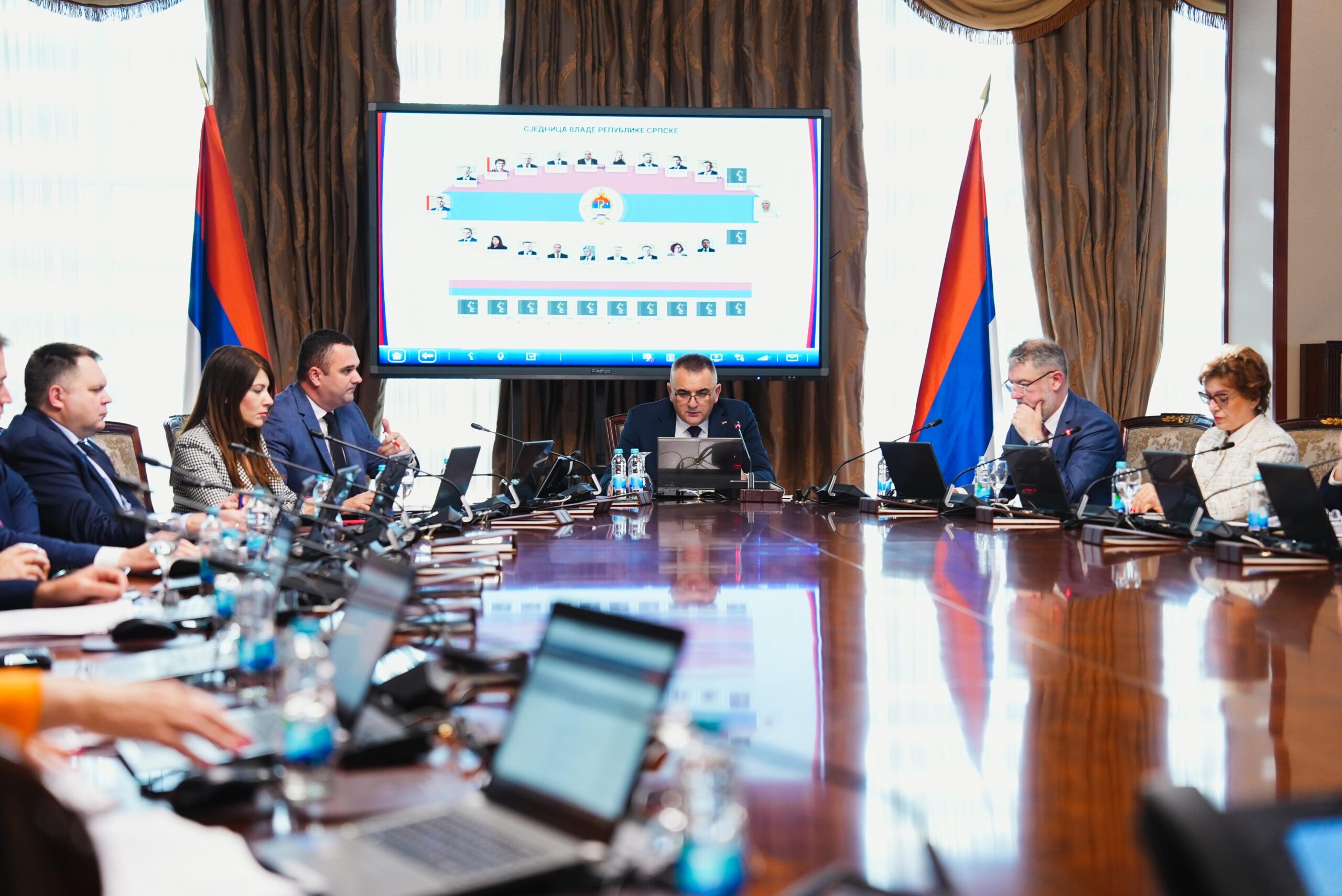 Srpska obora rekord u povećanju duga