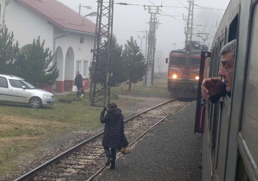 (VIDEO, FOTO) Odlaze posljednji vozovi: Od juče u u Srpskoj ukinuto 17 polazaka u putničkom željezničkom saobraćaju