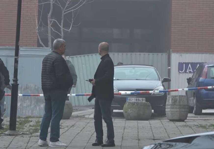(VIDEO) Obračun u Obrenovcu na sred ulice: Mladić (28) upucan u stomak i noge, NAPADAČ u bjekstvu